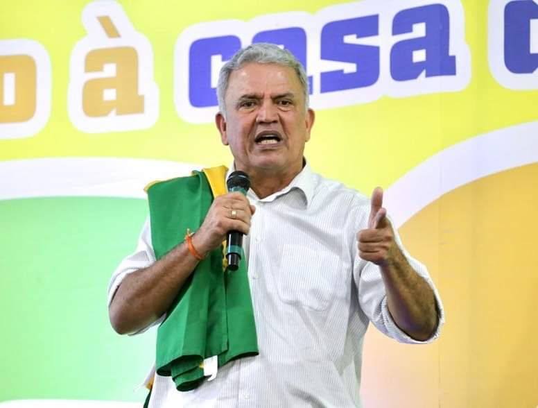 Na Tenda Amarela, Petecão apresenta eixos de seu plano de governo e diz: “Não adianta plano de mil folhas e não cumprir nada”